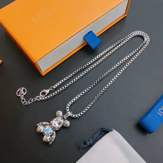 Collar Louis Vuitton Oso de Peluche Plateado Azul Caja Cadena Colgante
