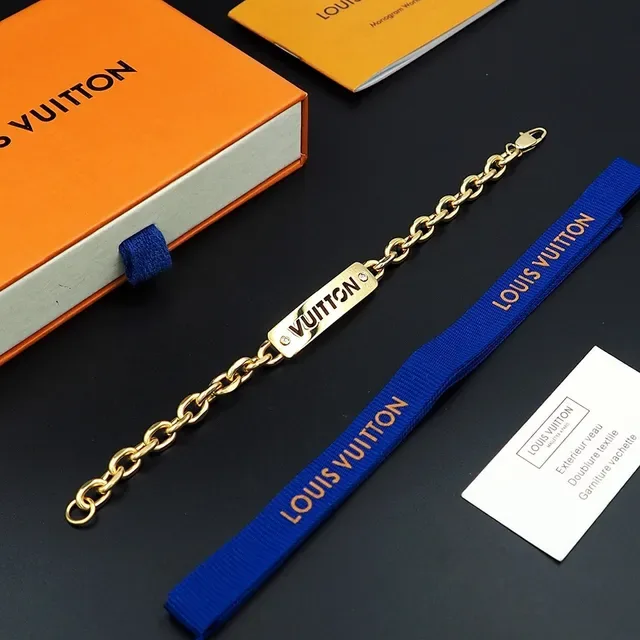 Louis Vuitton Vuitton Plaque Gold-Tone Chain Bracelet 4
