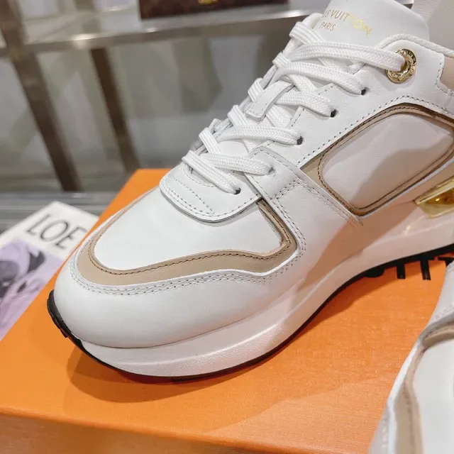 Louis Vuitton Blancs Beige Cuir Supérieur Panneaux Contrastés Lifestyle Sneakers 7