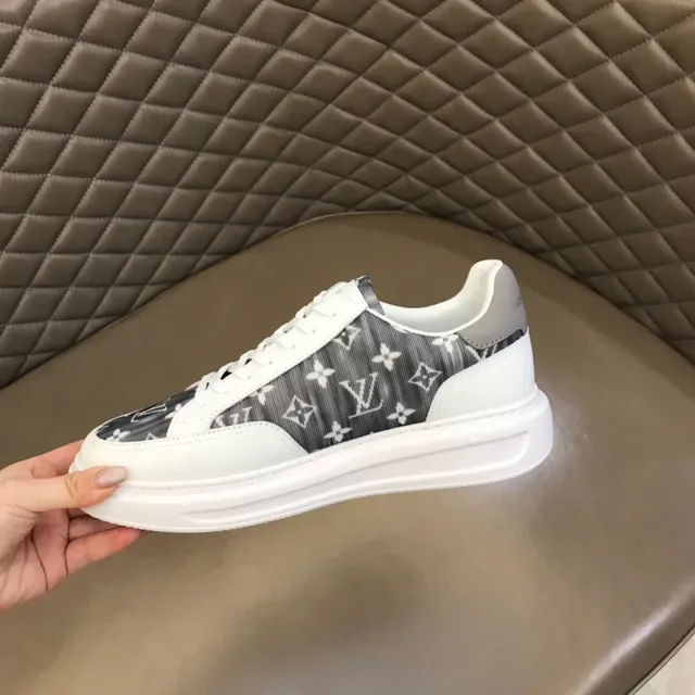 Louis Vuitton White Gray Monogram-Print Panel Leather Overlays Lifestyle Sneakers 4
