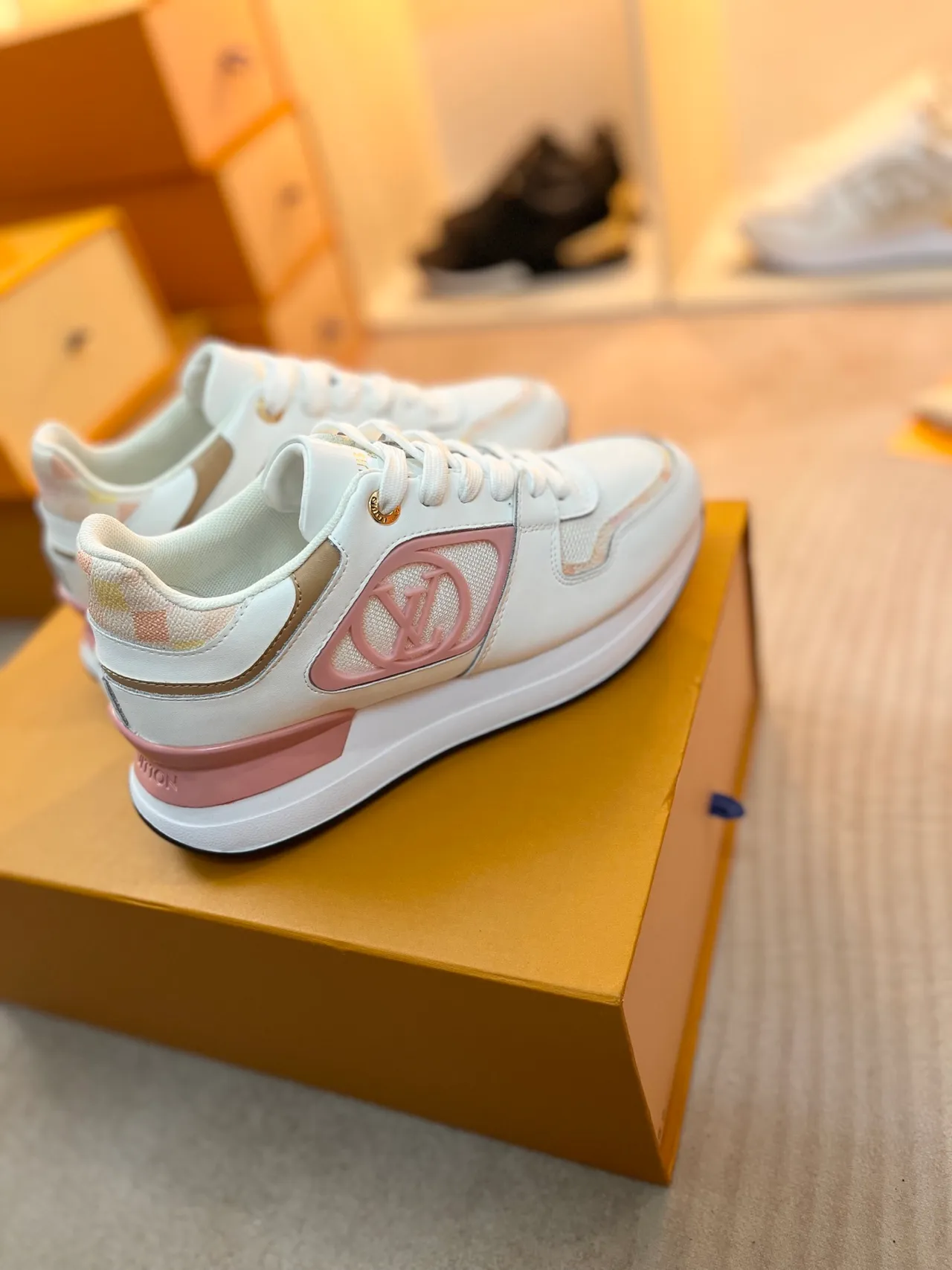 Louis Vuitton White Pink Low-Top Sneaker Mesh And Leather Paneling Lifestyle Sneakers 4