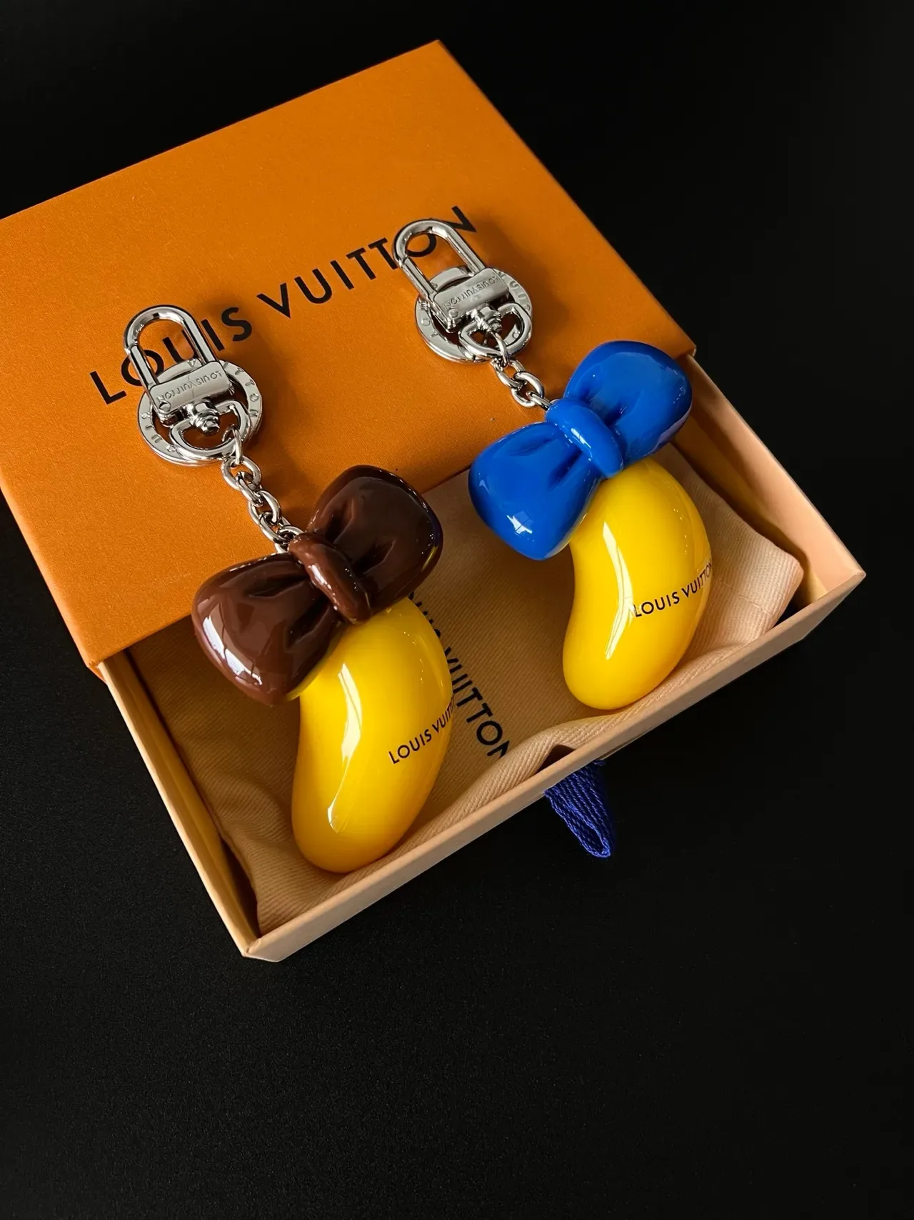 Louis Vuitton Yellow Blue Banana-Shaped Resin Charms Satin-Finish Bows Jewelry 2