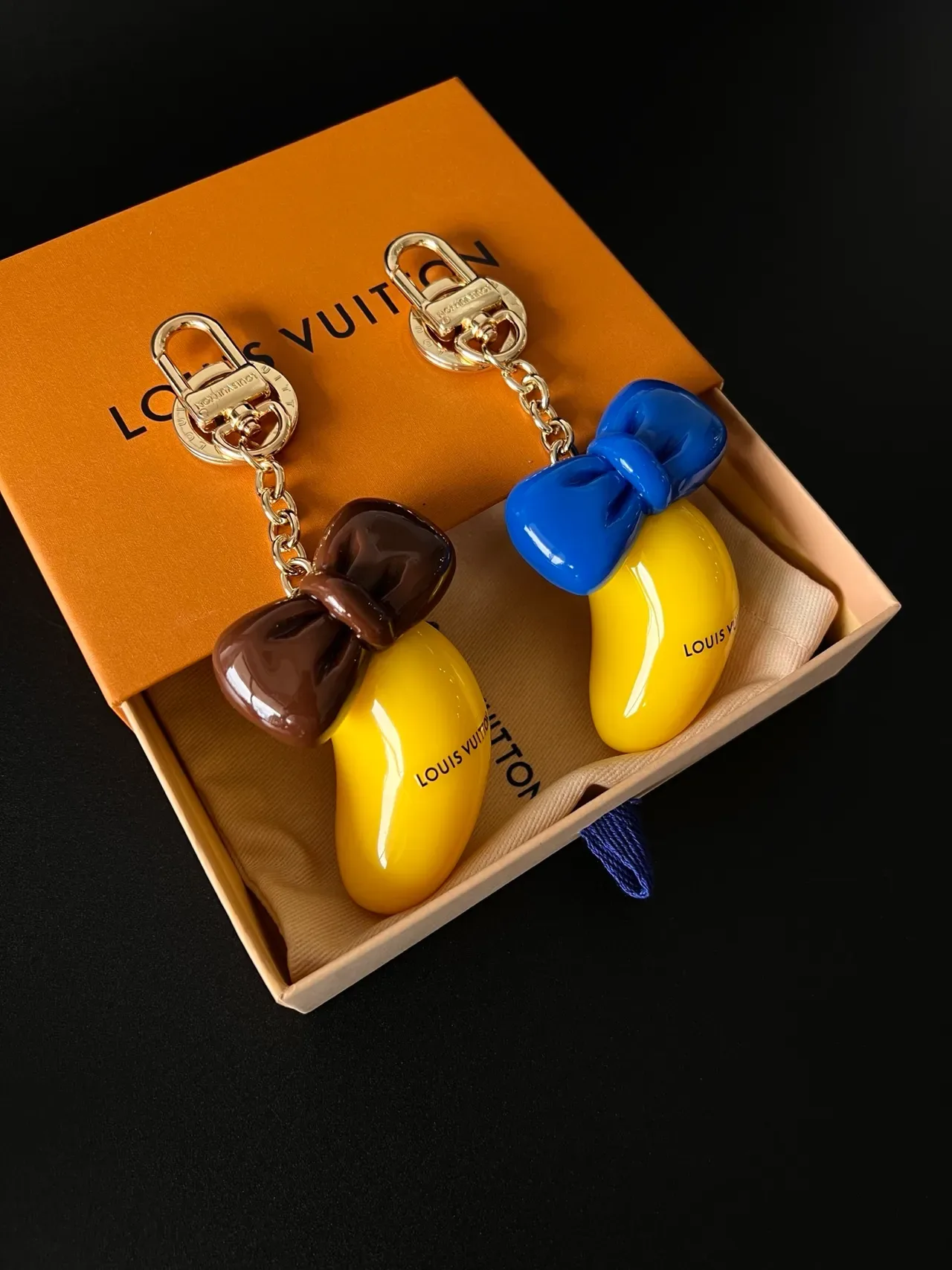 Louis Vuitton Yellow Blue Banana-Shaped Resin Charms Satin-Finish Bows Jewelry 3
