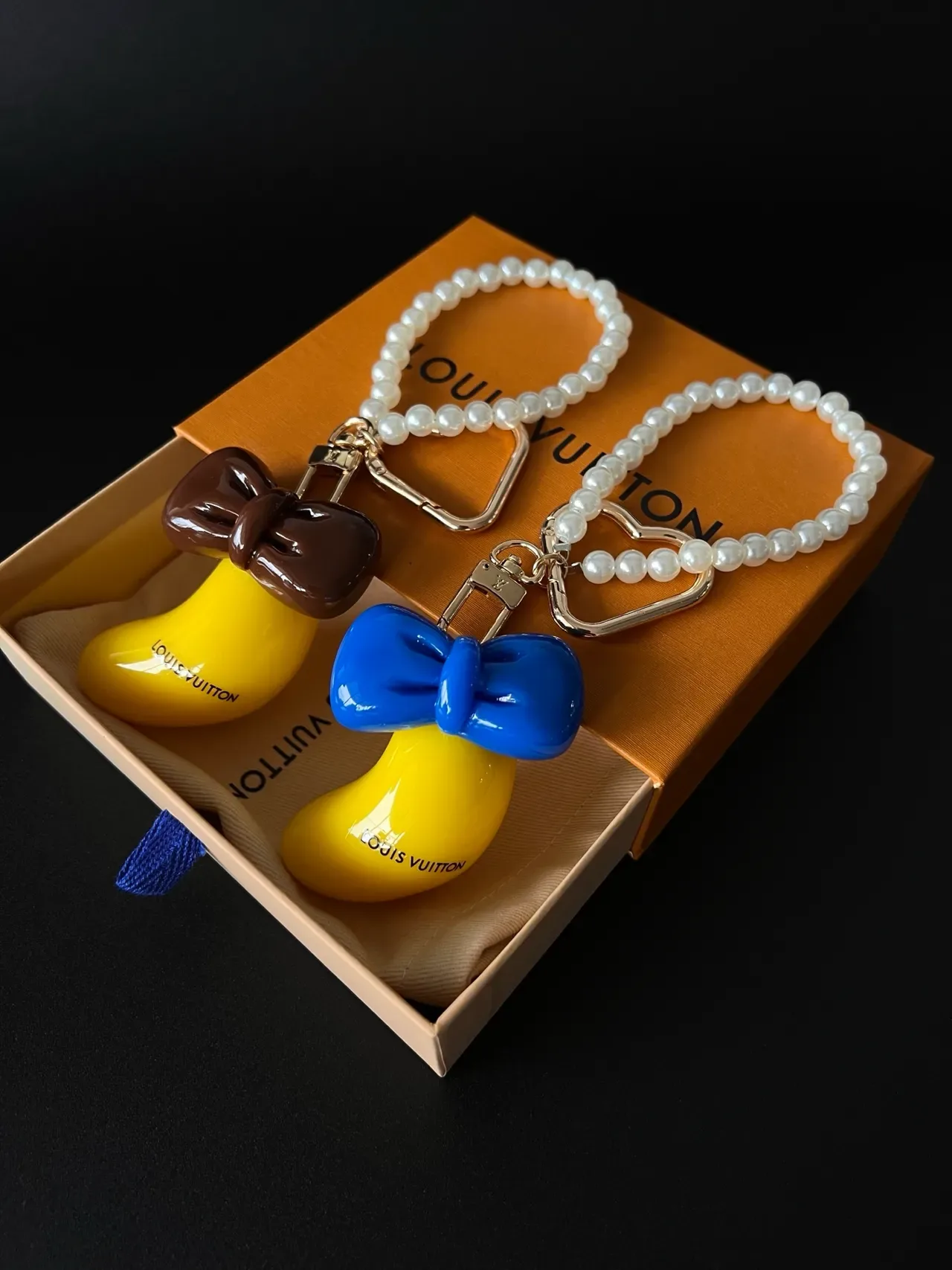 Louis Vuitton Yellow Blue Banana-Shaped Resin Charms Satin-Finish Bows Jewelry 5