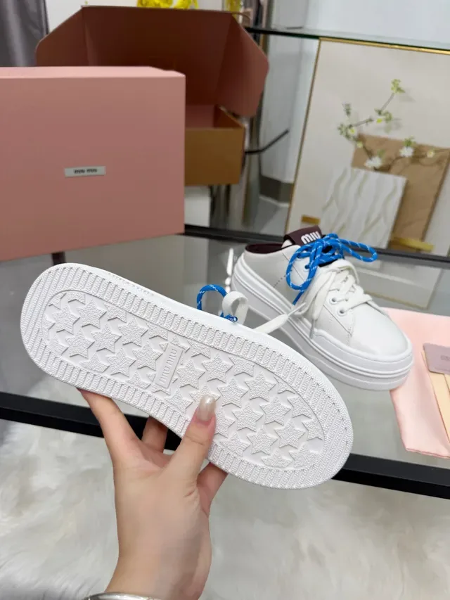 Miu Miu Wander blanc bleu semelle plateforme lacets bicolores sneakers lifestyle 2