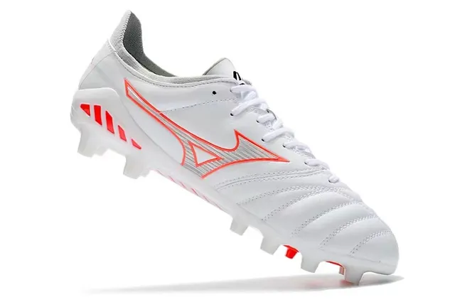 Mizuno أبيض أحمر منخفض القطع مقوى vamp أرض صلبة أحذية كرة القدم 2