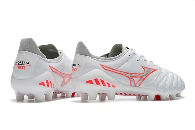 Mizuno أبيض أحمر منخفض القطع مقوى vamp أرض صلبة أحذية كرة القدم 5