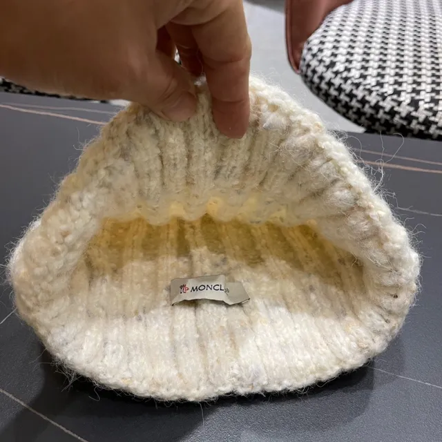 Moncler भूरा बहुरंगी रोब निट फोल्डेड कफ बीननी 10