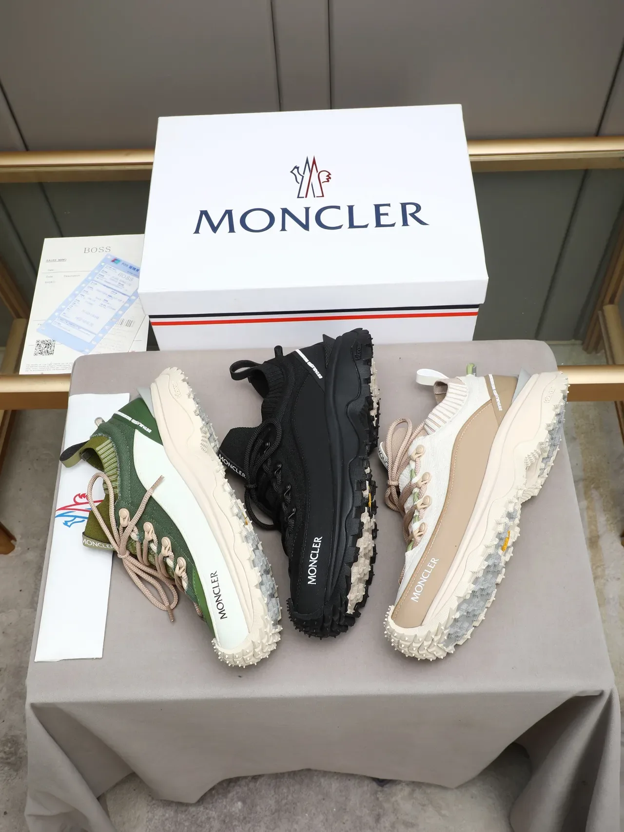 Moncler Grenoble Chaussures Lifestyle avec Col de Chaussette Tricotée Noir Semelle Vibram 2