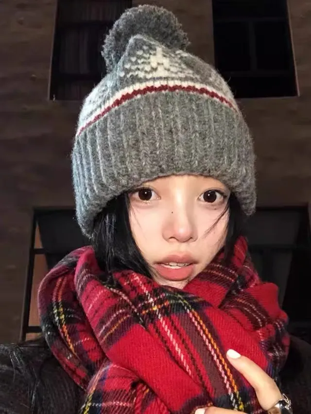 Moncler Ribbed Knit Heather Gray Beanie 2