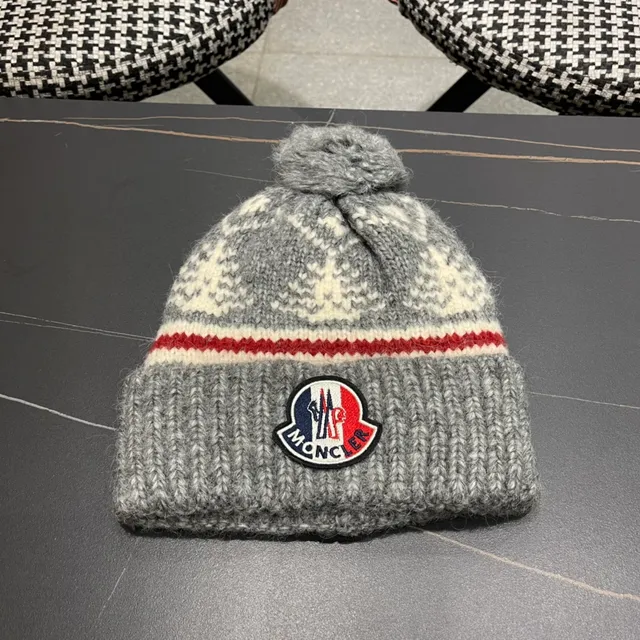 Moncler Ribbed Knit Heather Gray Beanie 4