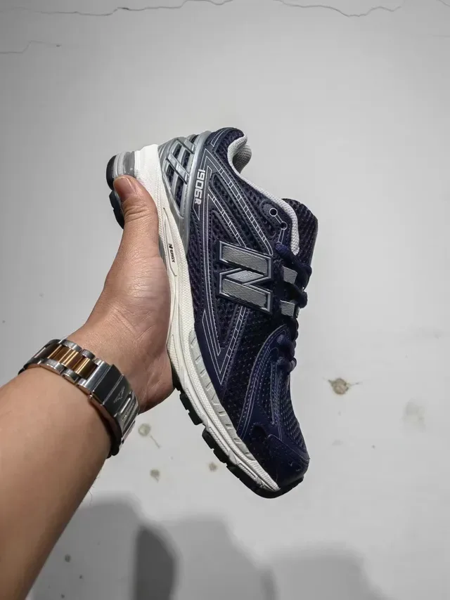 New Balance 1906R Chaussures de Running Navy et Argent 6