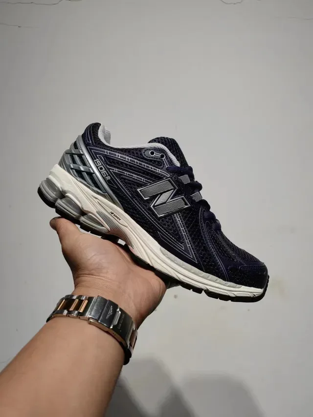 New Balance 1906R Chaussures de Running Navy et Argent 7