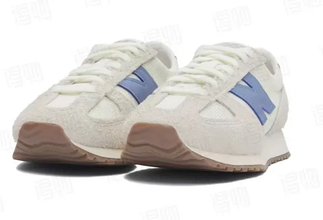 New Balance 327 Off-White و Purple حذاء لايف ستايل 3