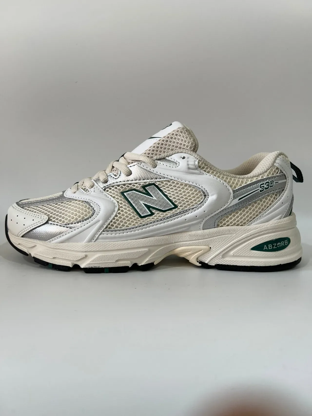 New Balance 530 Tênis Lifestyle Branco Bege Verde 2