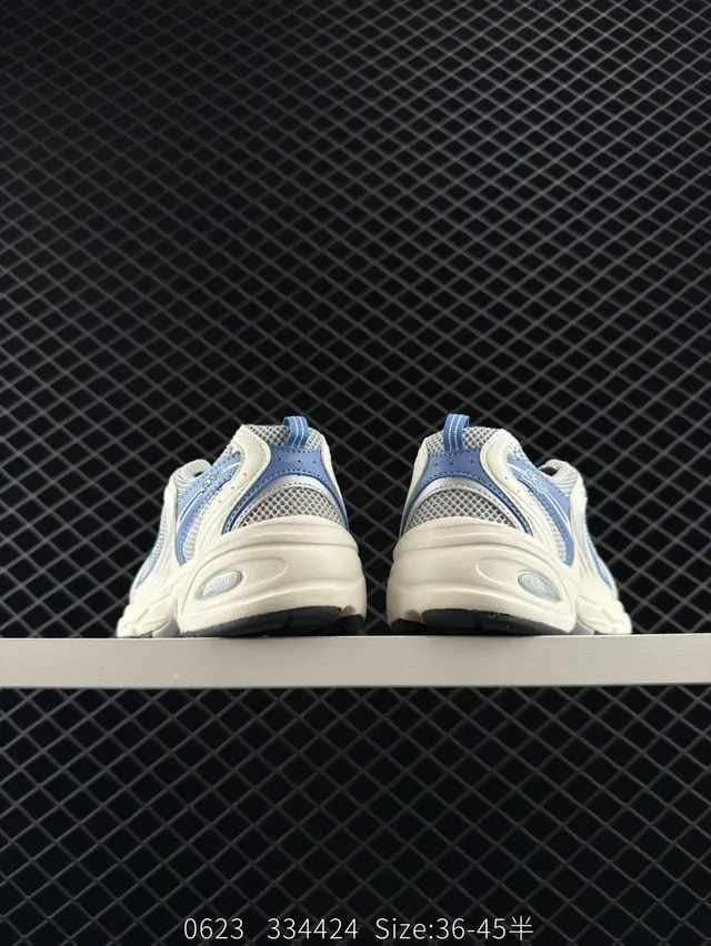 New Balance 530 Tênis Brancos Azuis com Malha em Camadas Chunky 3