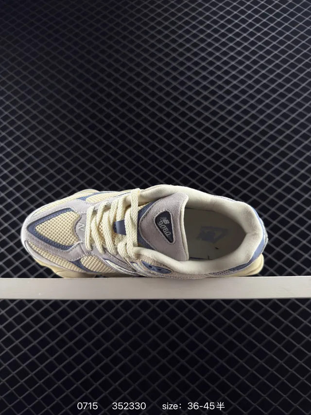 New Balance 9060 Beige et Bleu Clair Sneakers Chunky 4