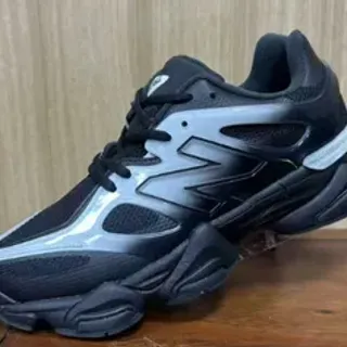 New Balance 9060 Black and Silver zapatillas con suela gruesa