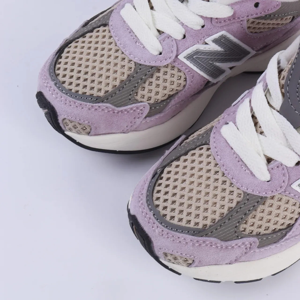 New Balance 9060 Tênis Lifestyle Preto e Branco 23