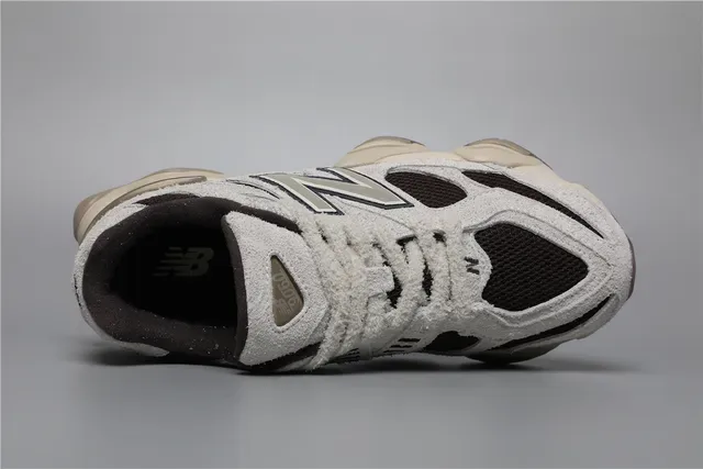 New Balance 9060 Off-White and Brown أحذية رياضية أنيقة 7