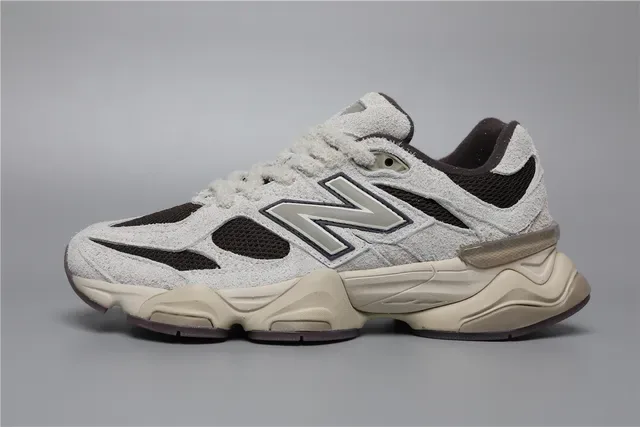 New Balance 9060 Off-White and Brown أحذية رياضية أنيقة 9