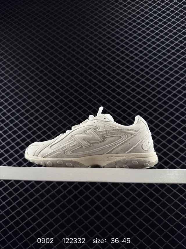 New Balance 990 Beige Monochromatique Off-White Semelle Fine Sneakers Lifestyle 5