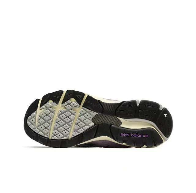 New Balance 990 Chaussures lifestyle en daim et maille lavande 2