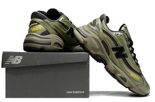 New Balance Vert Armée Noir Semelle Sculptée Couche Synthétique Et Maillage Supérieur Baskets Chunky 6