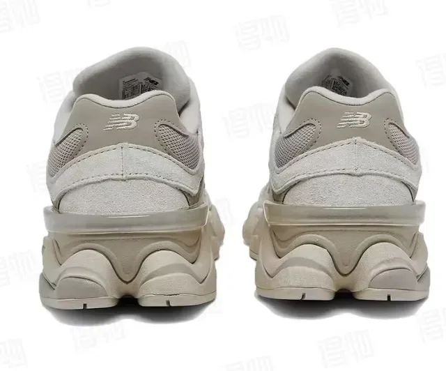 New Balance Beige Sneakers Chunky Suela Médiane Haut en Matériaux Mixtes 3