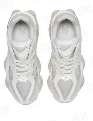 New Balance Beige Sneakers Chunky Suela Médiane Haut en Matériaux Mixtes 4