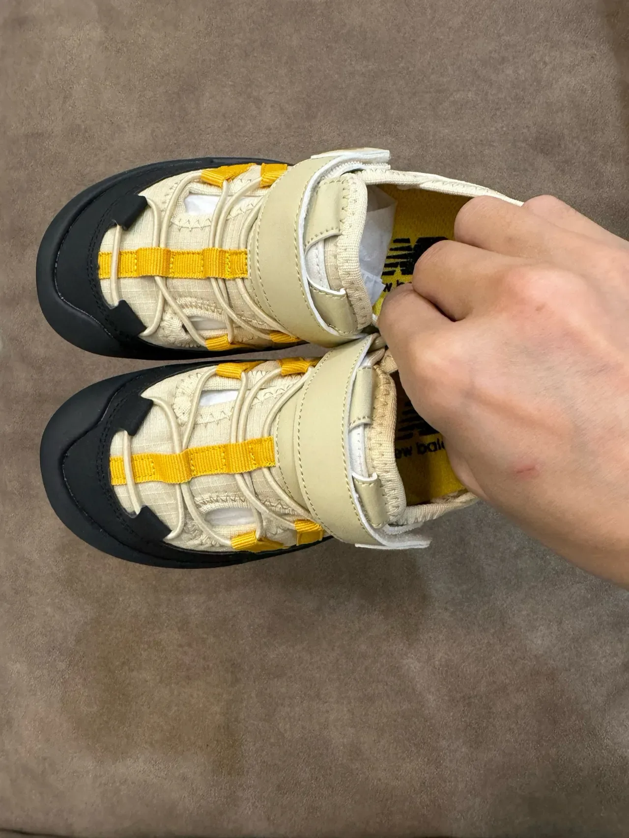 New Balance حذاء أسلوب حياة بيج أصفر كولار مبطن sole rugged متعدد الاتجاهات 23