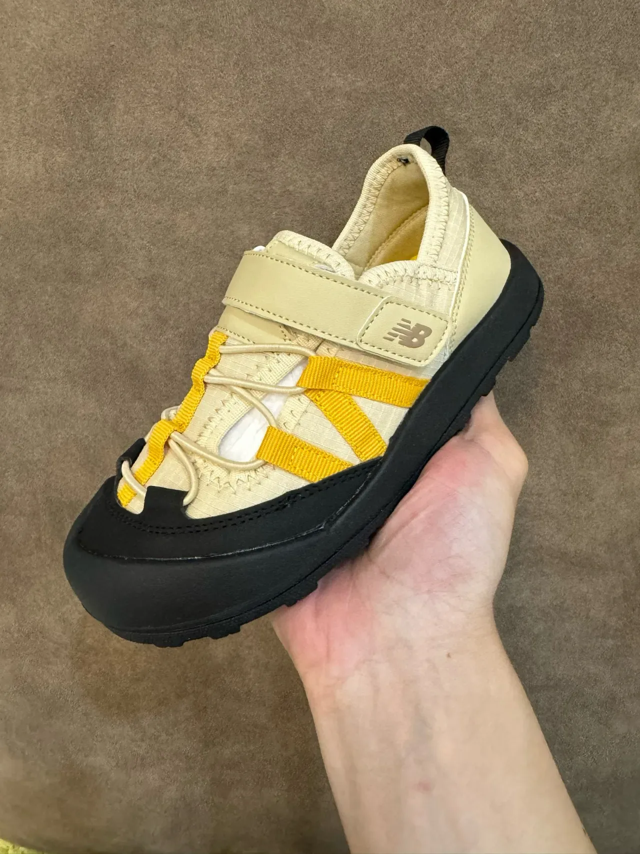New Balance حذاء أسلوب حياة بيج أصفر كولار مبطن sole rugged متعدد الاتجاهات 24