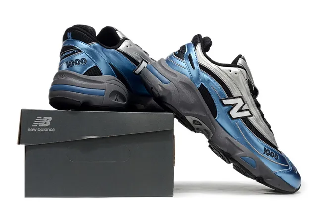 New Balance Chaussures Chunky Bleu Argent avec Silhouette Métallique et Upper Type Patent 6