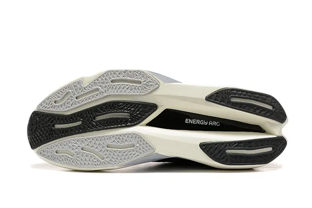 New Balance Elite Noir Beige Haut en Knit Engineered Géométrique Sculpté Chaussures de Course 5