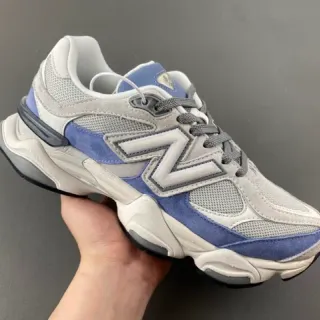New Balance Zapatillas Gris Azul Silueta Malla y Ante con Superposición Gruesa