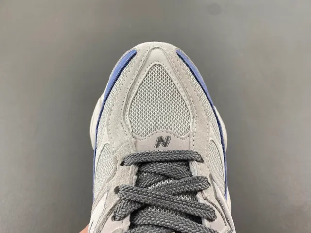 New Balance Tênis Cinza Azul Silhueta Malha e Camurça com Sobreposição Grossa 5