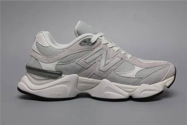 New Balance Gris Blanc Chunky Semelle Milieu Maille Et Daim Supérieur Lifestyle Sneakers 8