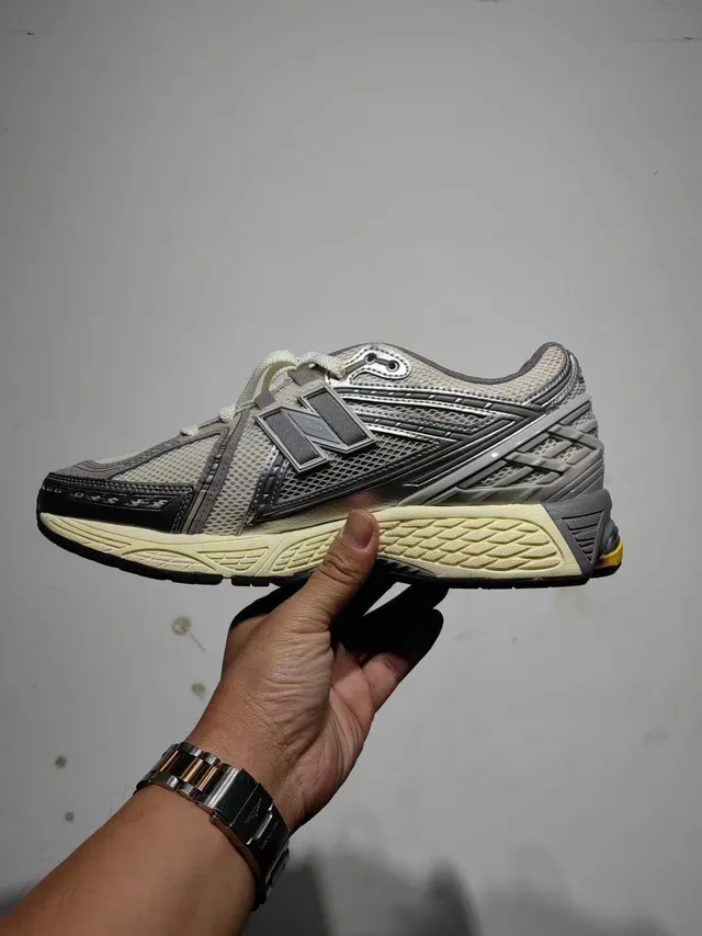 New Balance Gris Amarillo Malla Superior Superposición de Cage Sintético Zapatos de Running 5