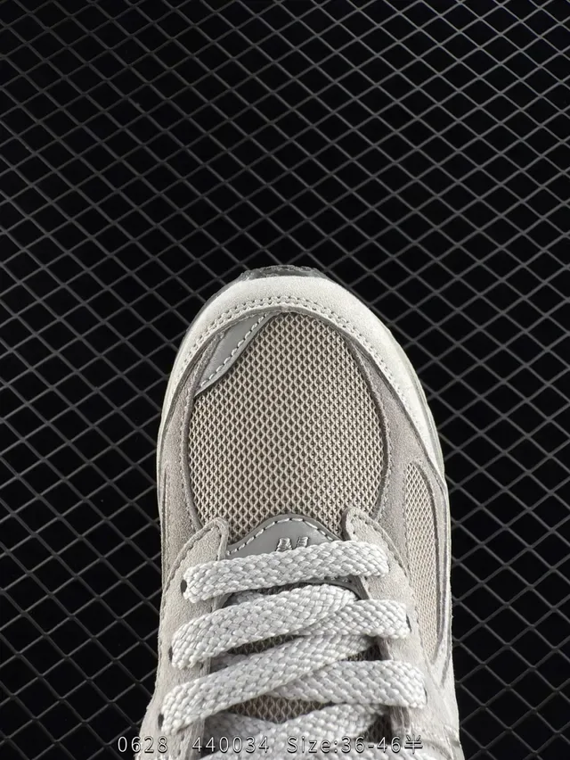New Balance ML2002R0 Gris Noir Low-Top Matériau Mixte Supérieur Sneakers Lifestyle 2