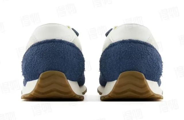 New Balance Navy Red Retro Runner سويد ونسيج جزء علوي أسلوب حياة حذاء رياضي 3