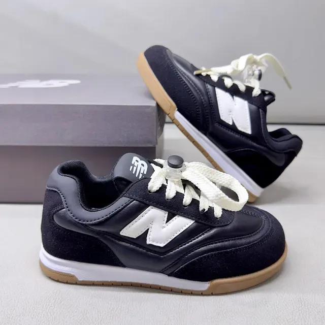 New Balance Branco Preto Retro Runner Silhouette Camurça E Revestimento Sintético Lifestyle Sneakers 21