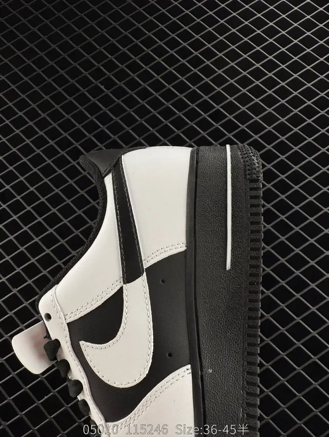 Nike Air Force 1 Low White Black Drip-Paint Star-Cat Lifestyle Sneakers 3