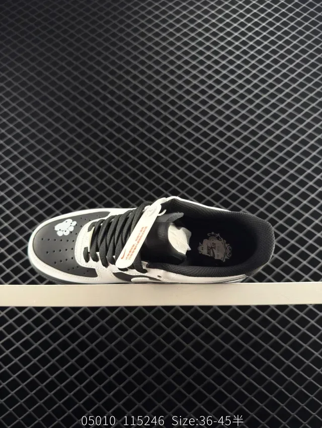 Nike Air Force 1 Low White Black Drip-Paint Star-Cat Lifestyle Sneakers 4