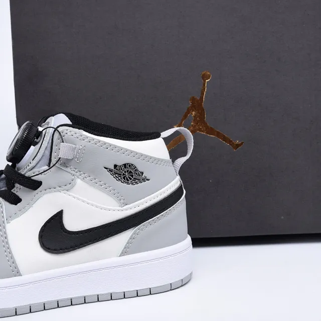 Nike Air Jordan 1 High Chaussures de Basketball Enfants Rouge Noir Blanc 8