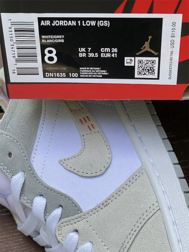 Nike Air Jordan 1 Low Beige et Blanc Lifestyle Sneakers 3