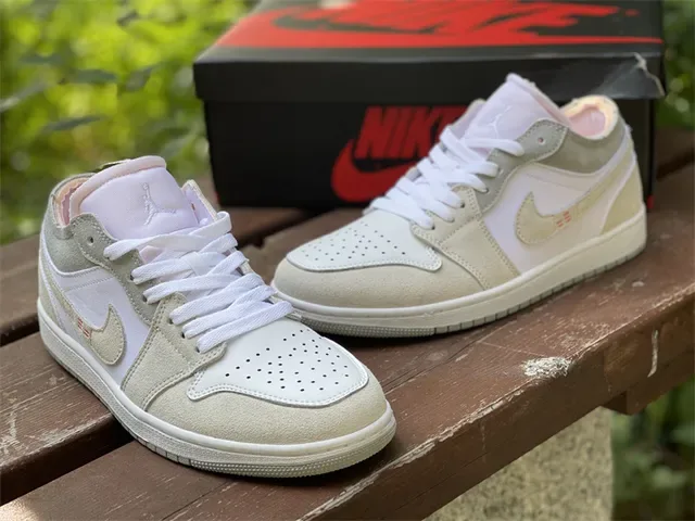 Nike Air Jordan 1 Low Beige et Blanc Lifestyle Sneakers 8