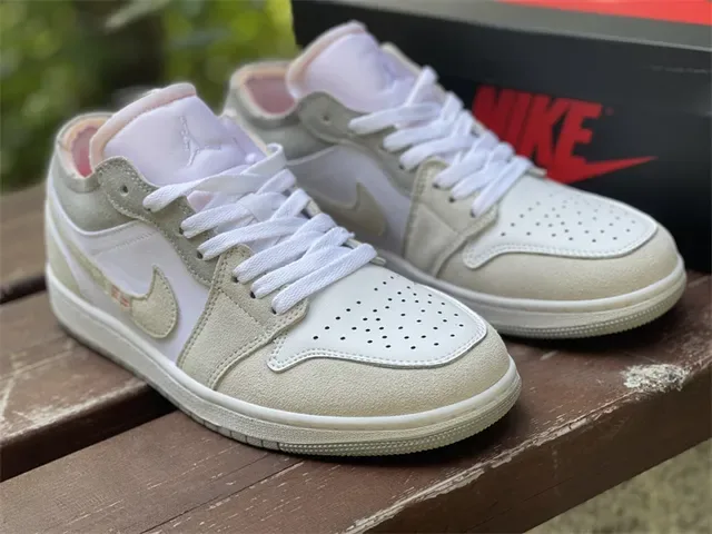 Nike Air Jordan 1 Low Beige et Blanc Lifestyle Sneakers 9
