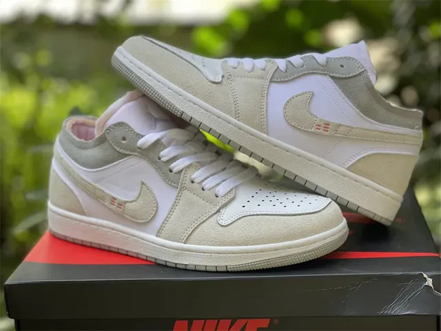 Nike Air Jordan 1 Low Beige et Blanc Lifestyle Sneakers 16