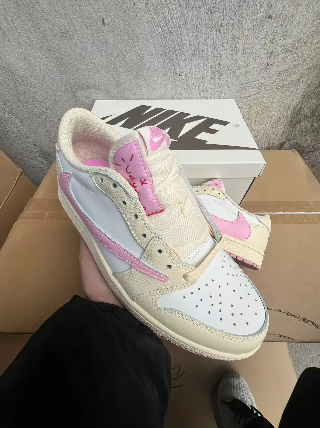 Nike Air Jordan 1 Low Pink Off-White Lifestyle Sneakers 2