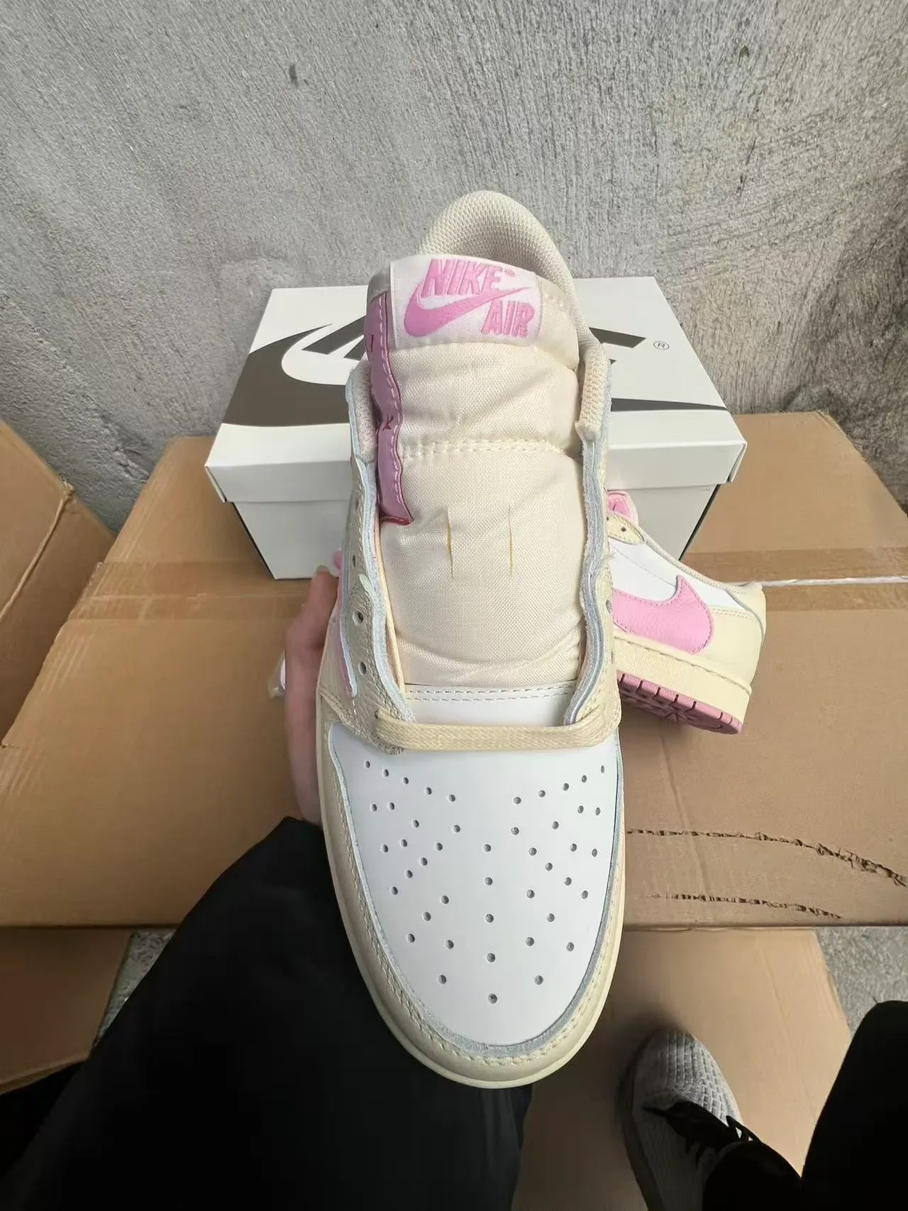 Nike Air Jordan 1 Low Pink Off-White Lifestyle Sneakers 3
